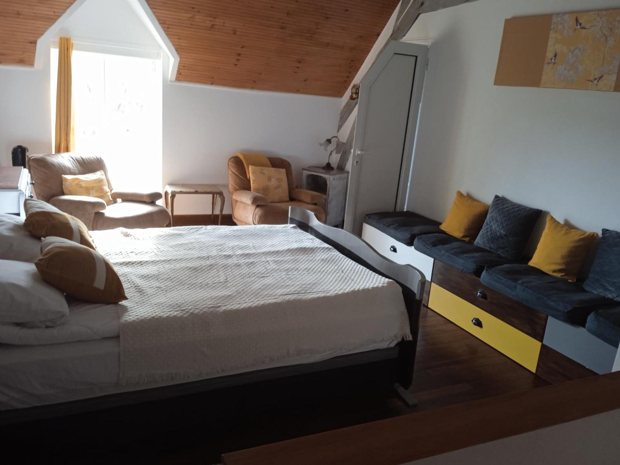 Maison De Sol & Piper Holiday home Gombergean